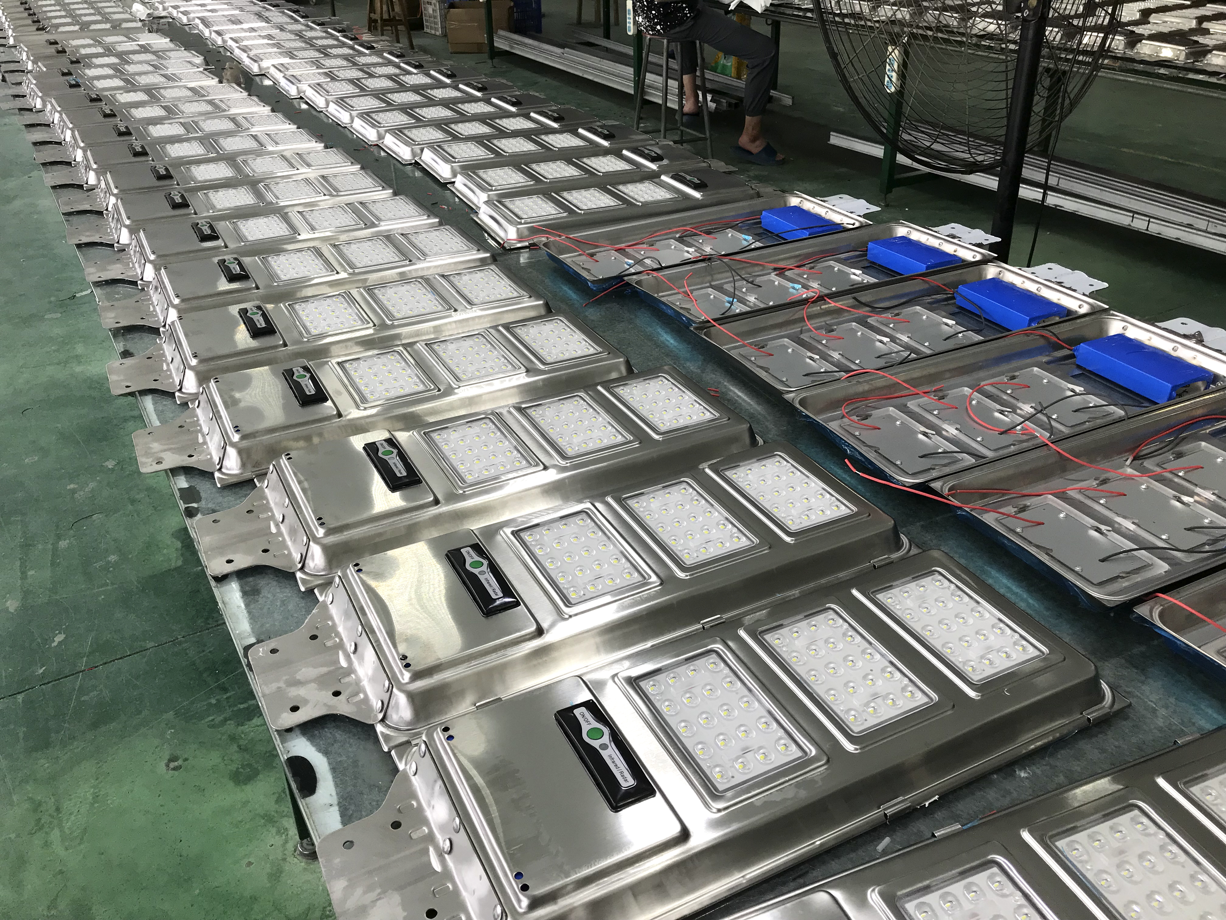 太陽(yáng)能一體化路燈-傳奇(圖9) 太陽(yáng)能一體化路燈-傳奇(圖9)